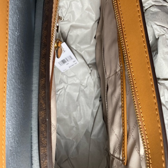 Michael Kors Brooke Lg Zip Hobo in Brown/Acorn - Picture 10 of 12